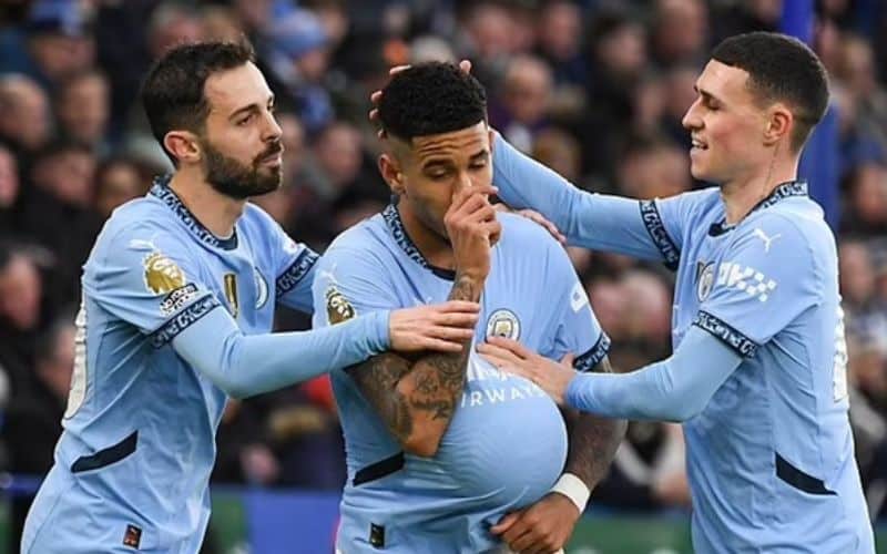 Hiệp 1: Savinho mở điểm, Man City chiếm ưu thế