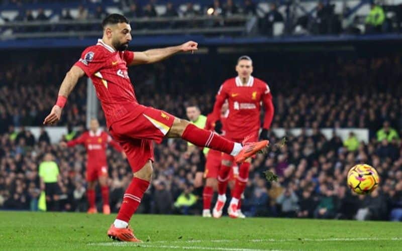 Salah tỏa sáng nhưng Liverpool vẫn ôm hận